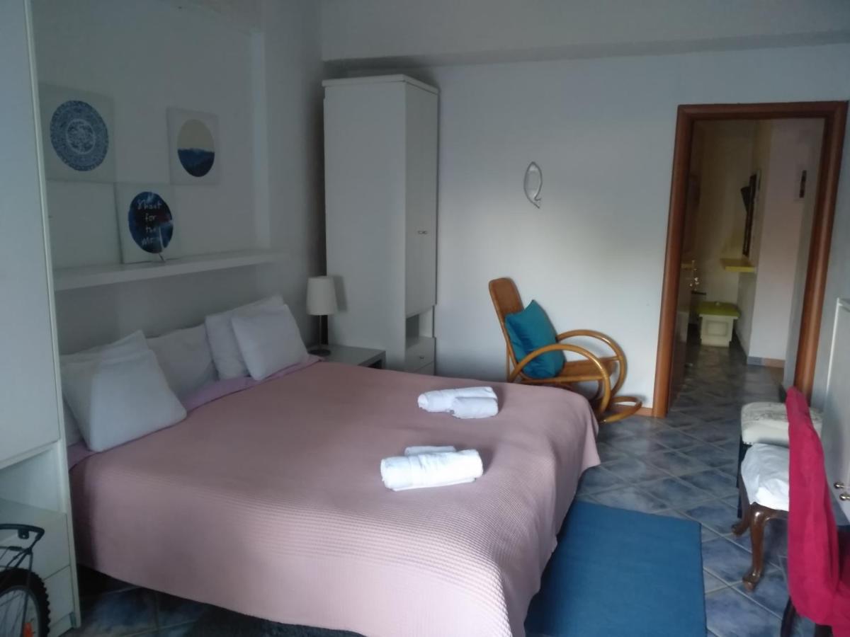 Mare E Monti1 Apartment Kamena Vourla Room photo