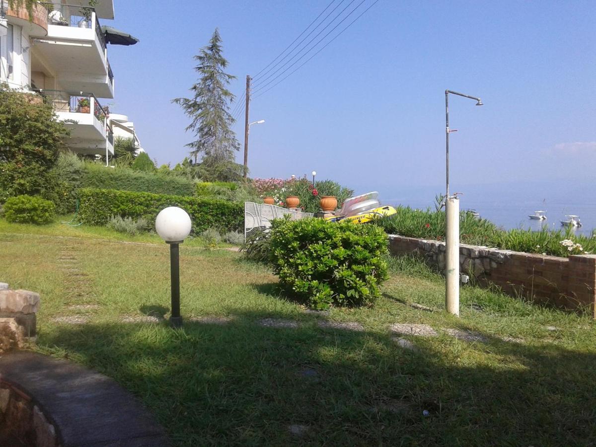 Mare E Monti1 Apartment Kamena Vourla Exterior photo